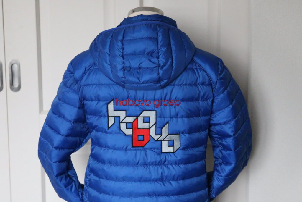 Teamkleding met het logo van Habovo